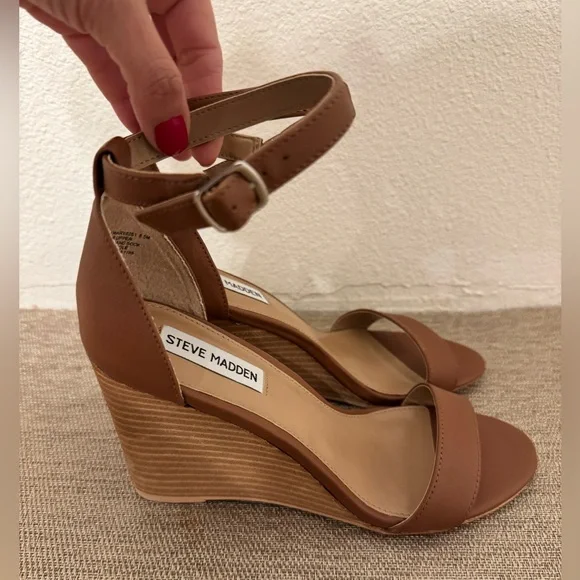 Steve Madden Mary Wedge Cognac Leather - Picture 2 of 6